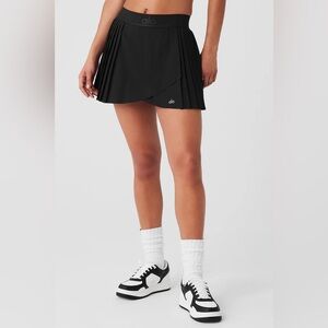 Alo Yoga Aces tennis skirt in Black size XS